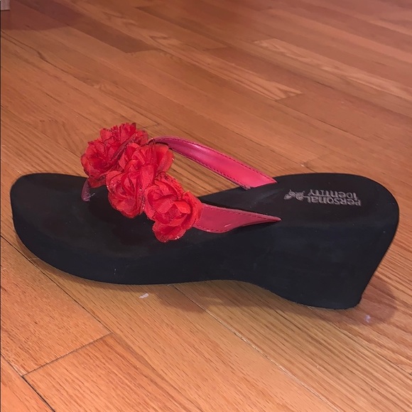 Rose Sandals - Picture 3 of 3